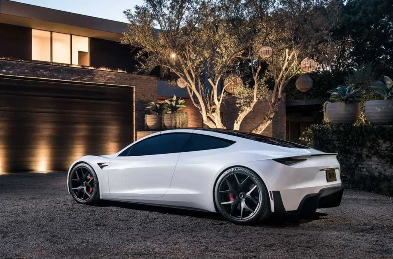 Pierwsze zapowiedzi drugiej generacji Tesli Roadster pojawiły się w 2017 roku. Pierwsze zapowiedzi drugiej generacji Tesli Roadster pojawiły się w 2017 roku.