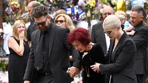 Poruszające sceny na pożegnaniu Ozzy'ego Osbourne’a. Żona we łzach