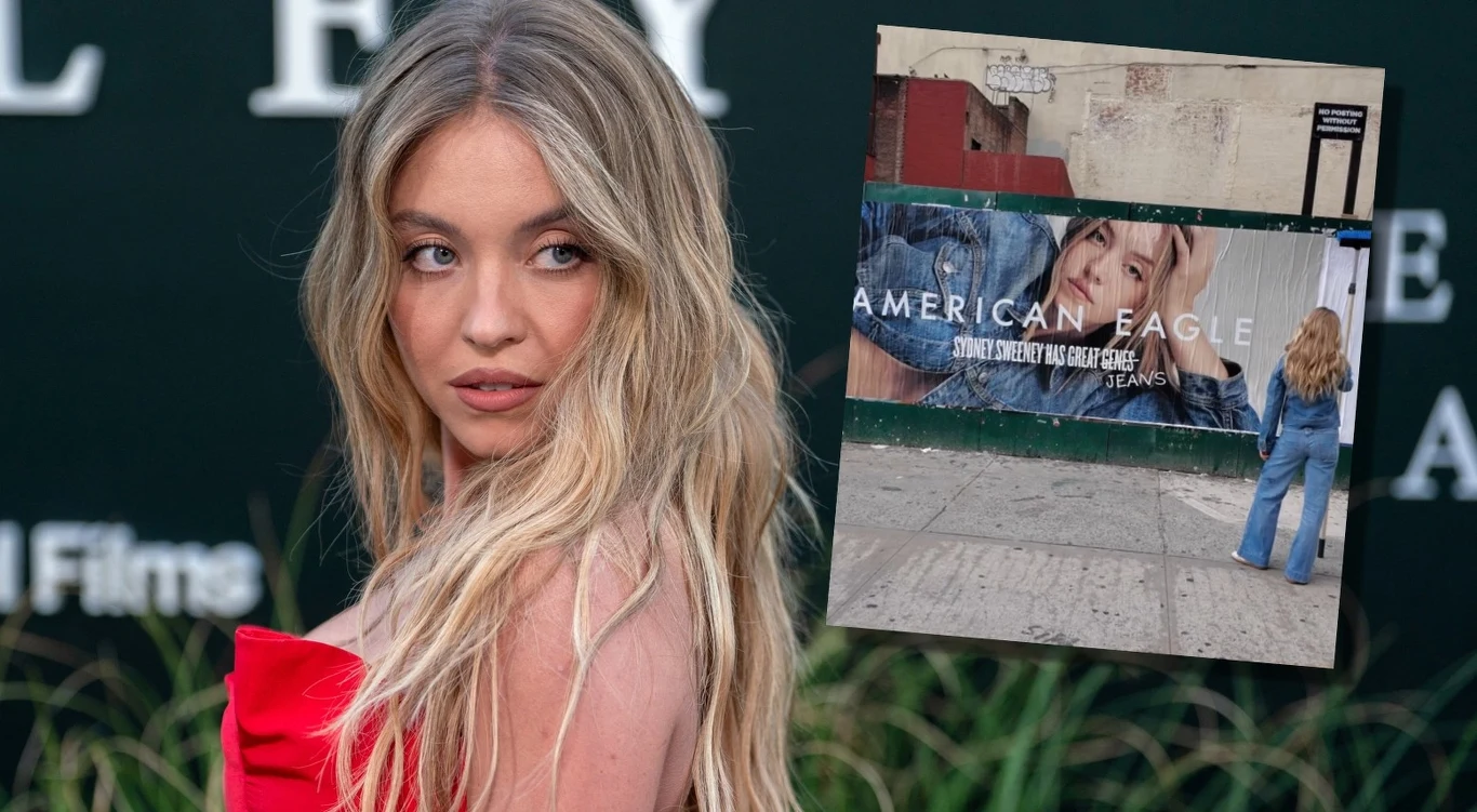 Sydney Sweeney jest twarzą kampanii marki odzieżowej American Eagle Młoda kobieta o długich blond włosach stoi bokiem w czerwonej sukni, patrząc przez ramię w stronę aparatu. Obok widoczne zdjęcie innej sceny, gdzie kobieta w jasnych dżinsach i jasnych włosach patrzy na dużą reklamę American Eagle na ulicy.