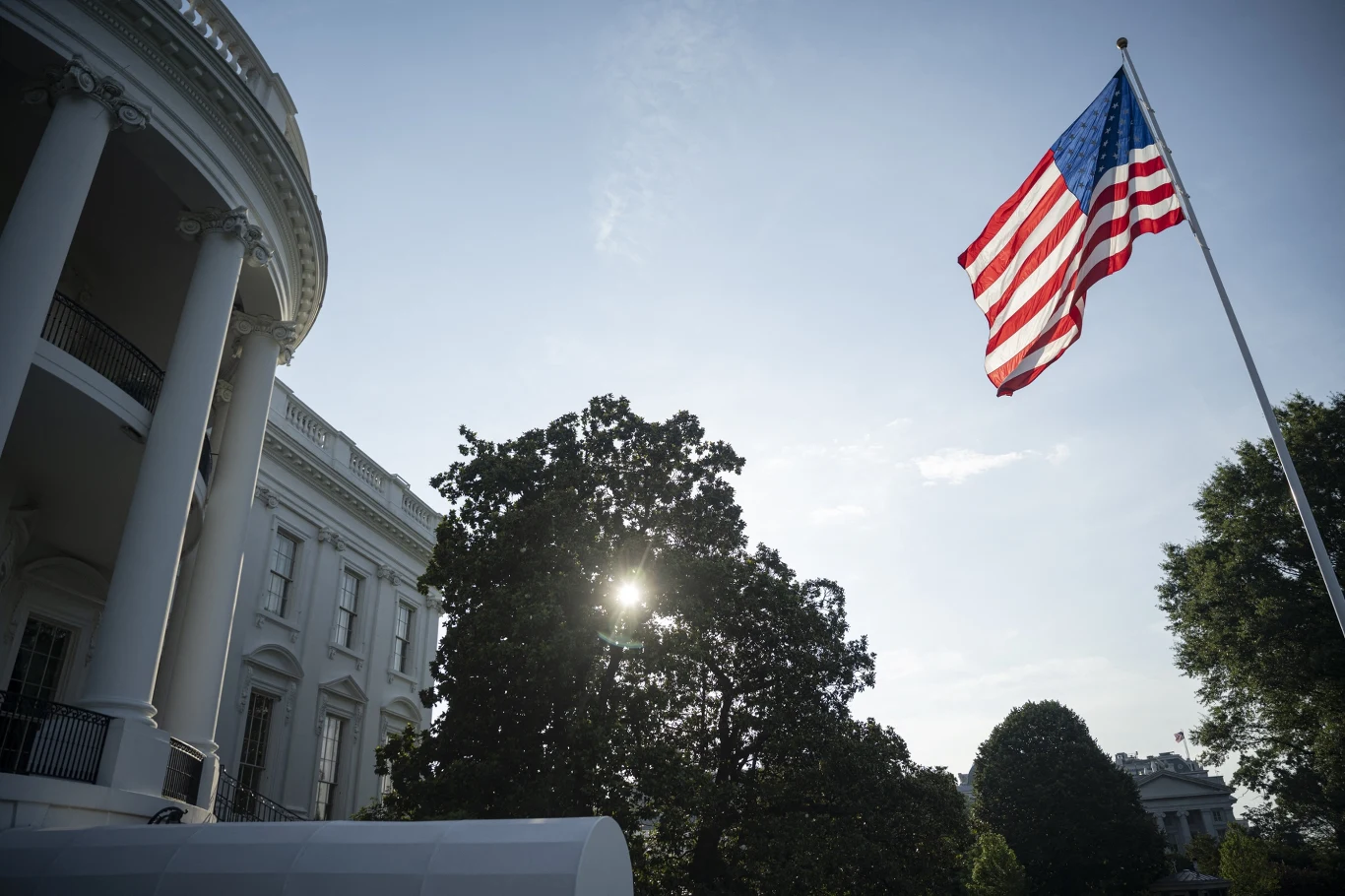 Twórca kryptowalut skazany na 15 lat więzienia. Doprowadził do 40 mld dolarów strat Wojny celne póki co nie wpędziły gospodarki USA i większości europejskich gospodarek w recesję