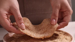 Teściowa zawsze nakrywa kotlety pokrywką. Odkąd znam ten trik, też go stosuję