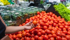 Ceny pomidorów rosną, zamiast maleć