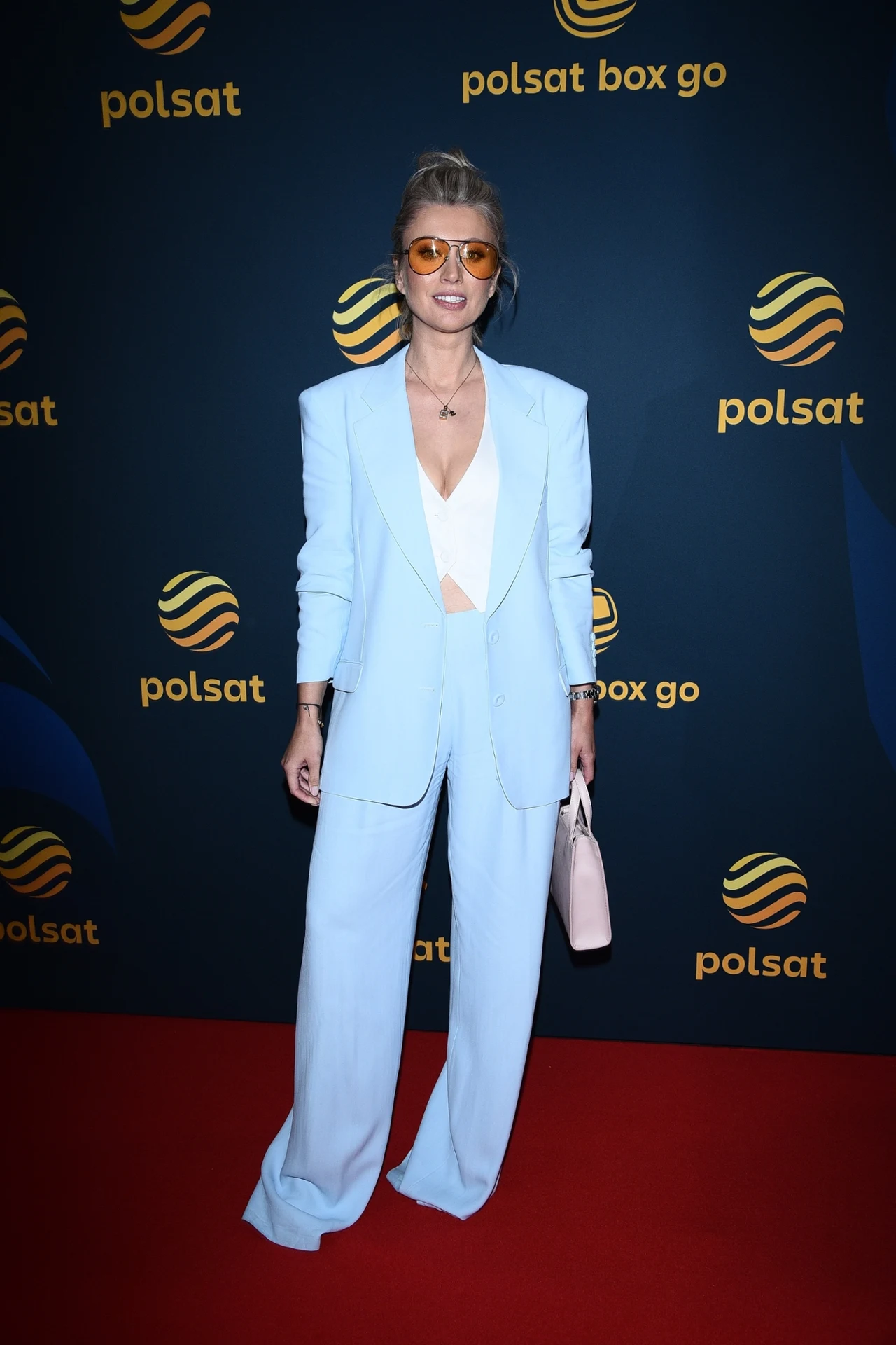 Katarzyna Zdanowicz w błękitnym komplecie na prezentacji jesiennej ramówki Polsatu. Katarzyna Zdanowicz w błękitnym komplecie na prezentacji jesiennej ramówki Polsatu.
