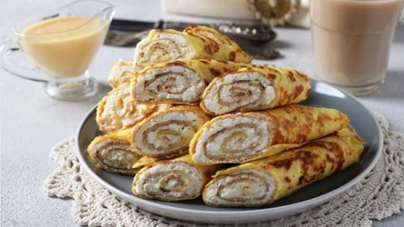 Wysoko białkowe naleśniki z twarogiem to pomysł na sycący obiad