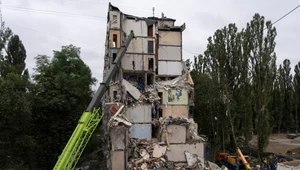 Ratownicy przeszukują gruzy. Rośnie tragiczny bilans po ataku na Kijów