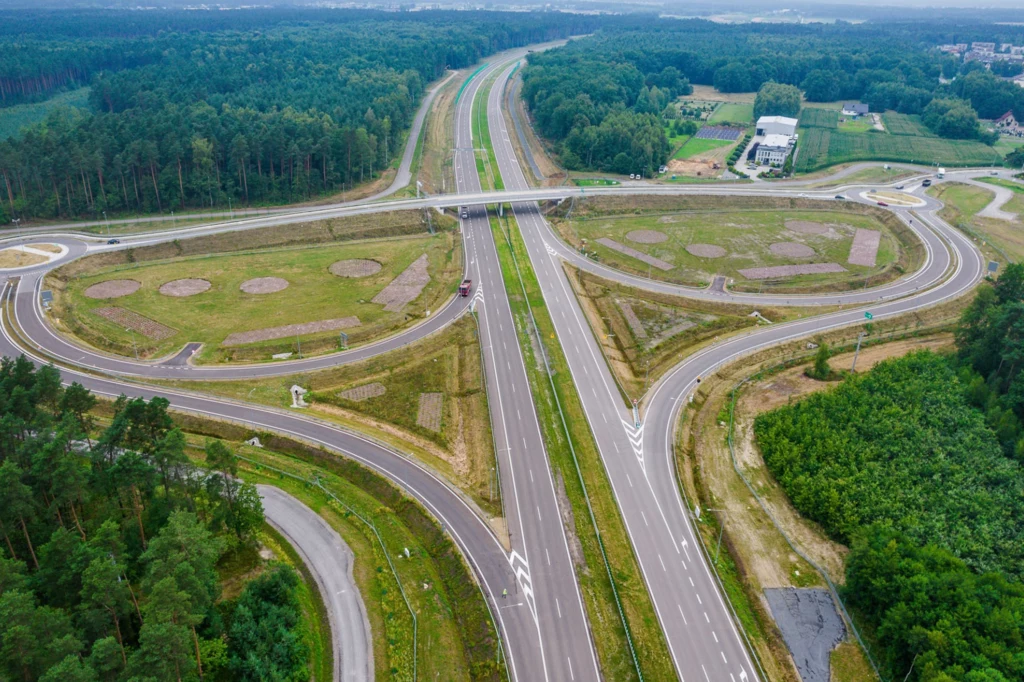 Kierowcy w drugiej połowie sierpnia przejadą nowym 10-kilometrowym odcinkiem S1 od węzła Oświęcim do węzła Brzeszcze wraz z 600-metrowym odcinkiem DK44.