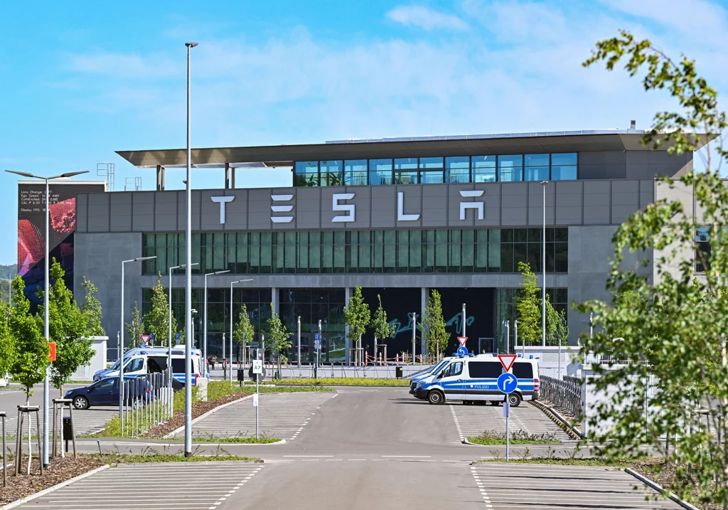 Rejestracja nowych samochodów Tesli w Szwecji spadła w lipcu o 85,8 proc. w porównaniu z tym samym miesiącem ubiegłego roku