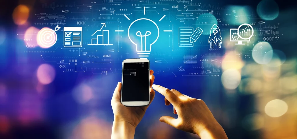 Smartfon, zamiast kraść naszą uwagę, potrafi ją oddać. O ile pozwolimy mu działać w tle Smartfon, zamiast kraść naszą uwagę, potrafi ją oddać. O ile pozwolimy mu działać w tle