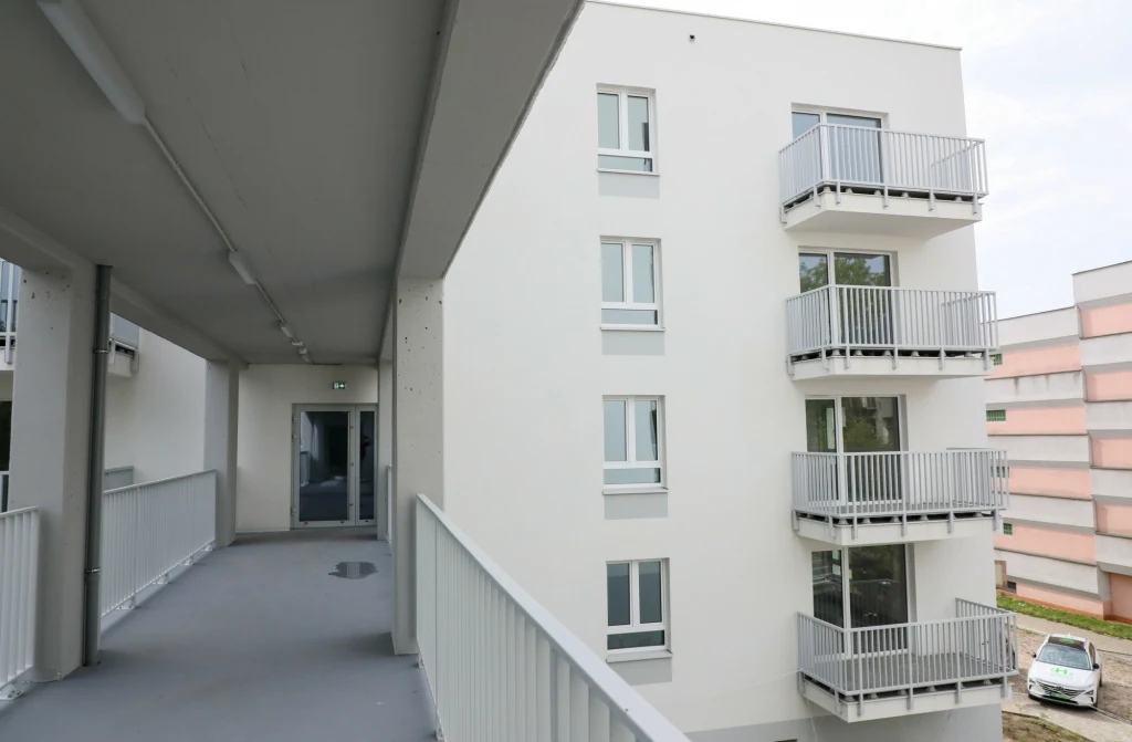 Utrzymanie czystości w częściach wspólnych jest obowiązkiem wspólnoty mieszkaniowej lub spółdzielni Utrzymanie czystości w częściach wspólnych jest obowiązkiem wspólnoty mieszkaniowej lub spółdzielni