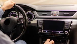 1305 zł kary jeśli posiadasz auto od co najmniej 5 lat. Kontrole już trwają
