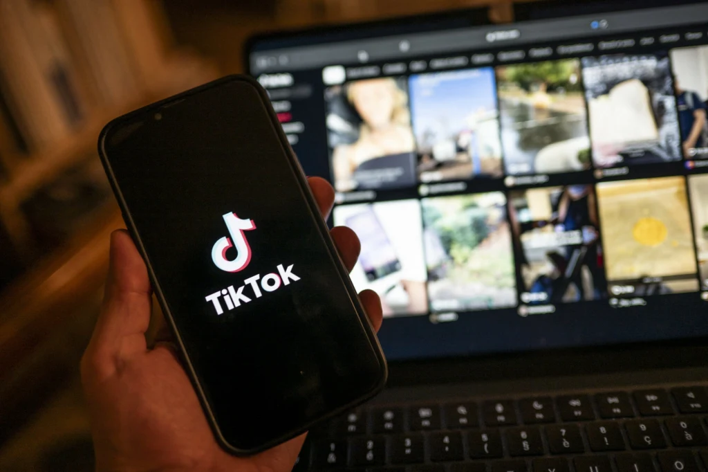 TikTok zwalnia przez inwestycje w sztuczną inteligencję TikTok zwalnia przez inwestycje w sztuczną inteligencję
