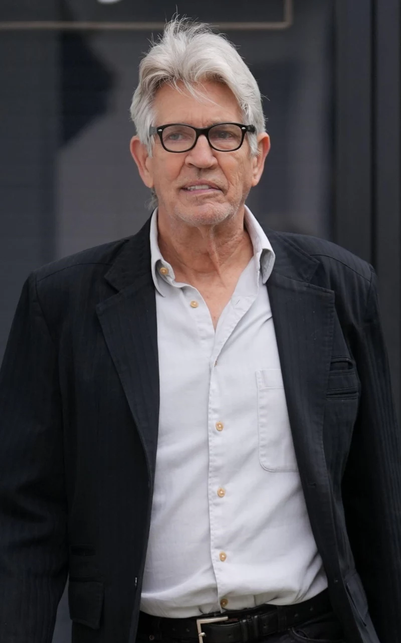 Eric Roberts ciągle gra. Zdjęcie z planu filmowego z kwietnia 2025 roku