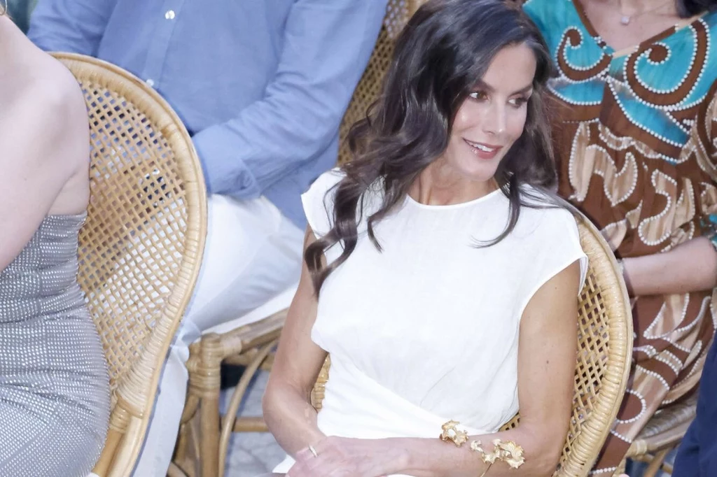 Królowa Letizia zachwyciła w bieli Królowa Letizia zachwyciła w bieli