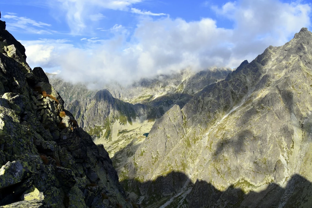 Dolina Bialej Wody prowadzaca od Lysej Polany do Kaczej Doliny, Tatry Slowackie Dolina Bialej Wody prowadzaca od Lysej Polany do Kaczej Doliny, Tatry Slowackie