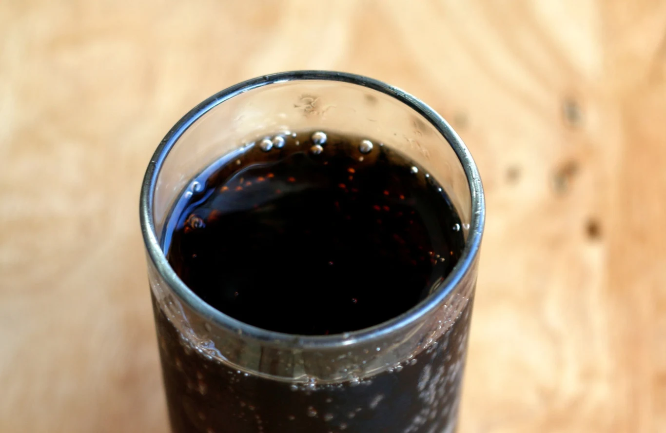 Kwas chlebowy ma ciekawy słodko-kwaśny smak i dobrze orzeźwia Kwas chlebowy ma ciekawy słodko-kwaśny smak i dobrze orzeźwia