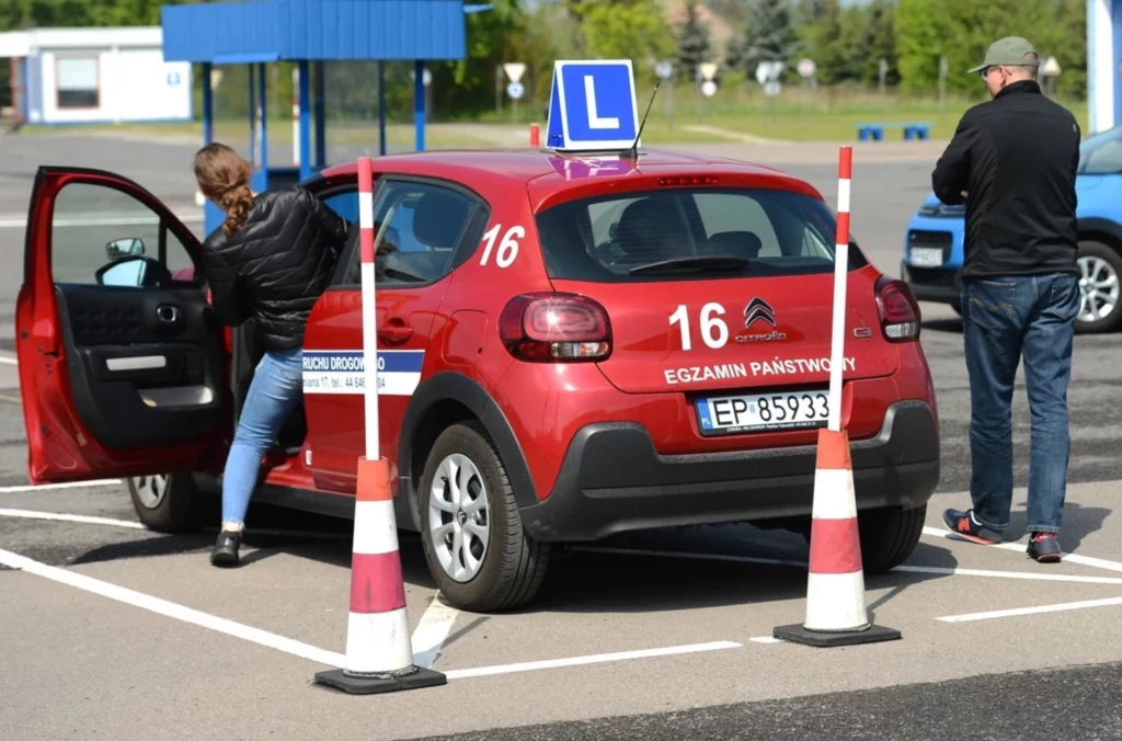 Dla kogo dostępne jest elektroniczne prawo jazdy? Dla kogo dostępne jest elektroniczne prawo jazdy?