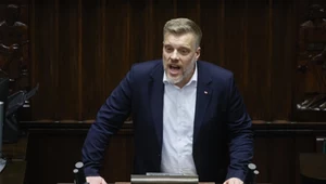 Zandberg grzmi po słowach Tuska. Chce "twardej reakcji" rządu