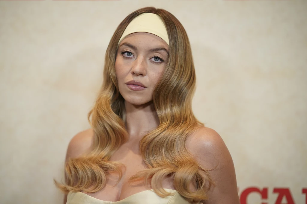 Sydney Sweeney przykuła wzrok swoją stylizacją Sydney Sweeney przykuła wzrok swoją stylizacją