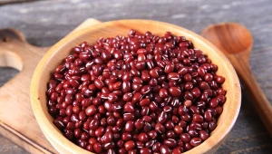Czerwona fasola powinna być elementem diety osób, które chorują na serce.