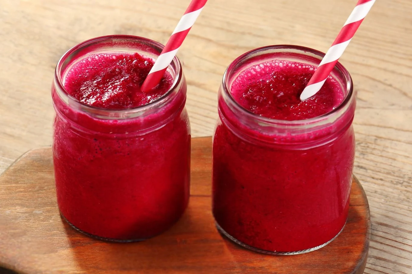 Koktajl z buraków i malin poprawia stan skóry, włosów, paznokci oraz pomaga w odchudzaniu Koktajl z buraków i malin poprawia stan skóry, włosów, paznokci oraz pomaga w odchudzaniu
