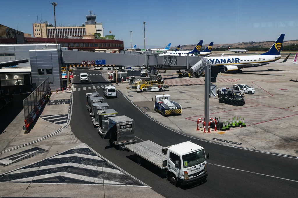 Protesty pracowników Azul Handling. Między innymi hiszpańskie lotnisko Madrid-Barajas będzie objęte strajkami personelu. Protesty pracowników Azul Handling. Między innymi hiszpańskie lotnisko Madrid-Barajas będzie objęte strajkami personelu.