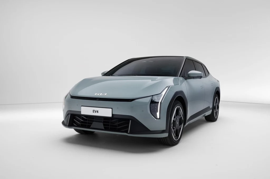 Kia EV4 nadjeżdża do Polski w dwóch wersjach nadwozia - hatchback i fastback. Kia EV4 nadjeżdża do Polski w dwóch wersjach nadwozia - hatchback i fastback.