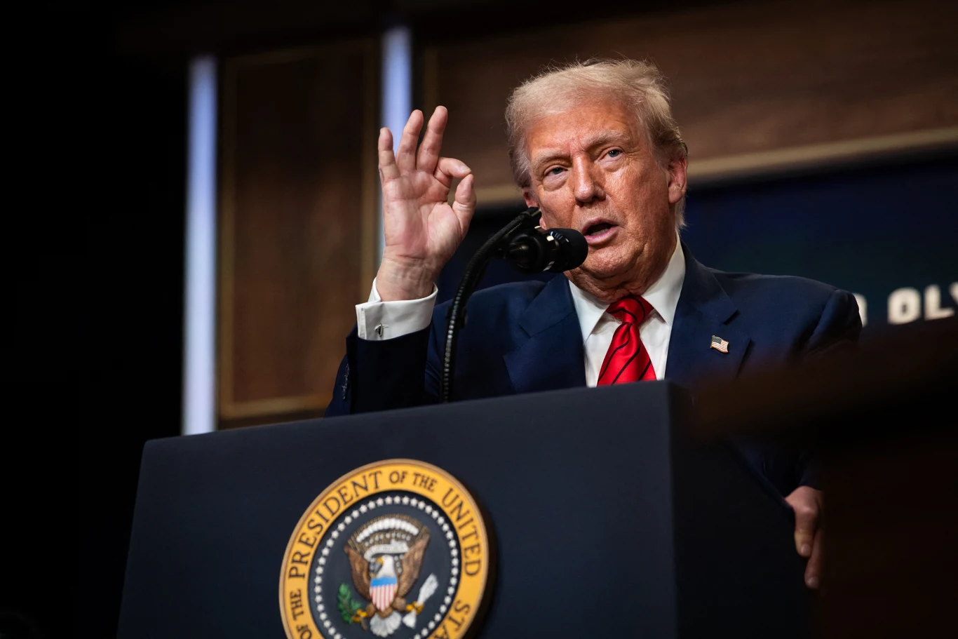 Donald Trump grozi kolejnymi sankcjami na Chiny Donald Trump: Gospodarka Rosji śmierdzi