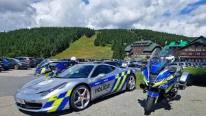 Wręczali piwo podczas kontroli. Nietypowe działanie policji 