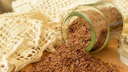 Siemię lniane to skarbnica zdrowia, która najbardziej słynie z łagodzenia dolegliwości żołądkowo-jelitowych. Jakie jeszcze posiada właściwości?