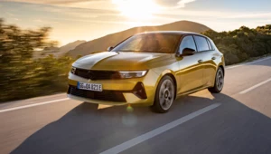 Nowy hybrydowy Opel Astra. Ta sama cena, ale więcej mocy i większy zasięg