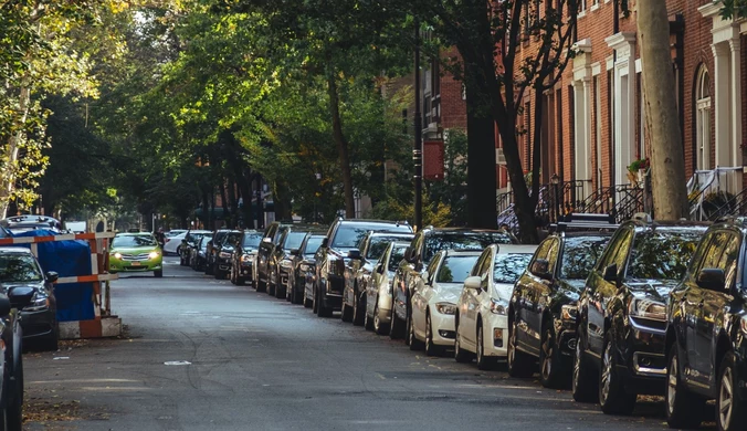 Usuną 300 tys. miejsc parkingowych. Tak miasto dba o bezpieczeństwo