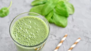 Smoothie z nektarynką i szpinakiem: Spala tłuszcz i zapobiega zaparciom 