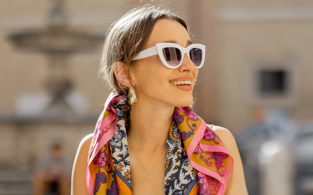 Modna apaszka to must-have tego sezonu 