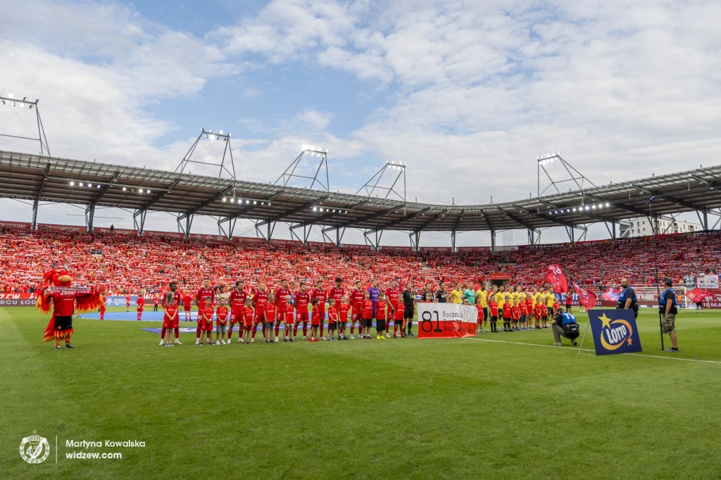Stadion Widzewa wypełniony kibicami