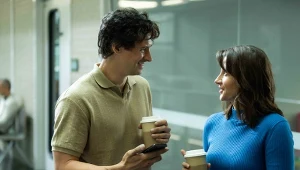 Mateusz Damięcki i Monika Pikuła w scenie z filmu "O psie, który jeżdził koleją 2"