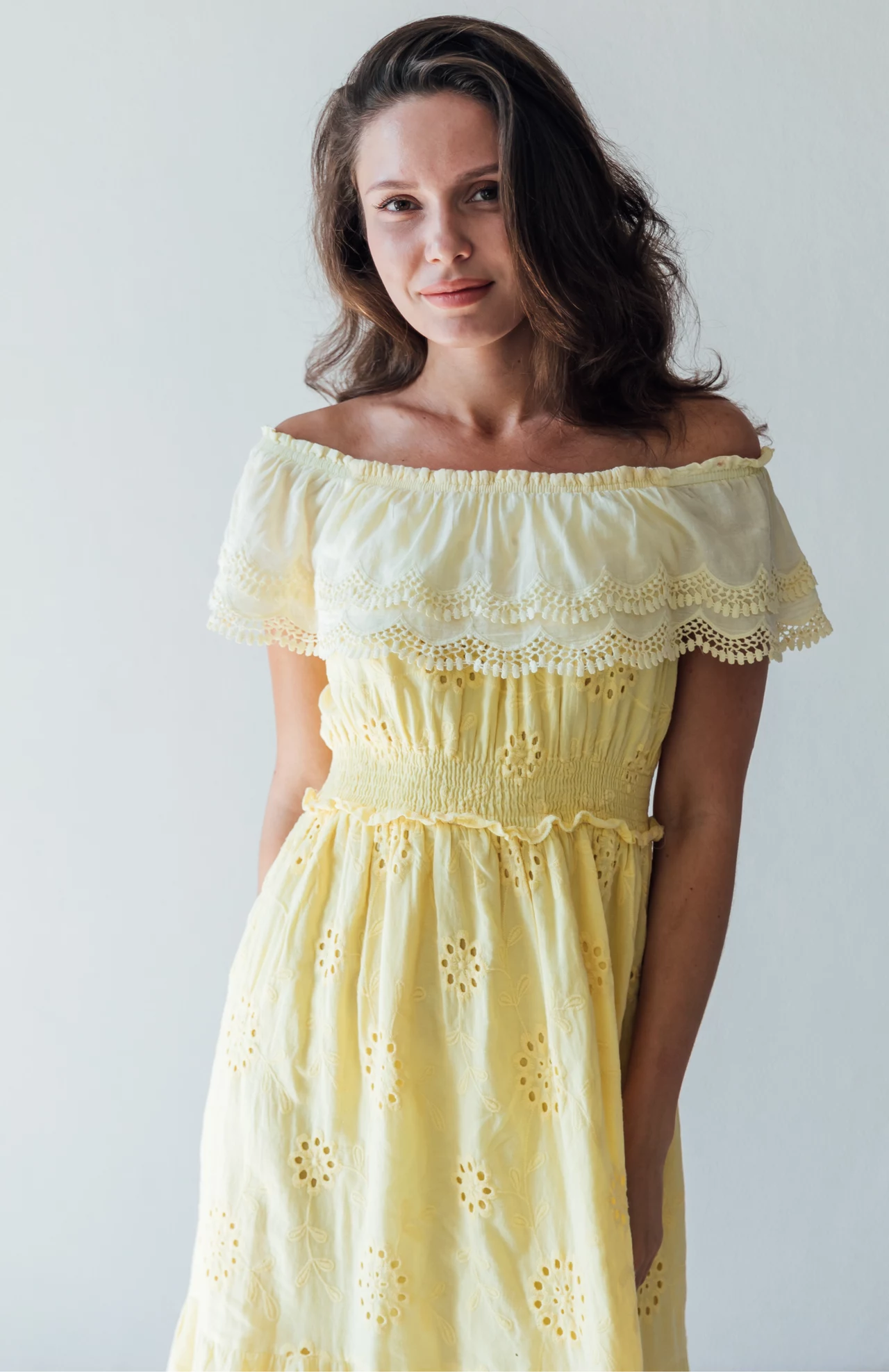 Butter yellow to najmodniejszy kolor tych wakacji
