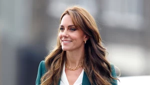 Kate tak przyciąga wzrok. Po prostu wychodzi i dzieje się magia