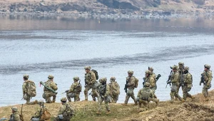 Uciekinier z Północy przekroczył granicę na styropianie