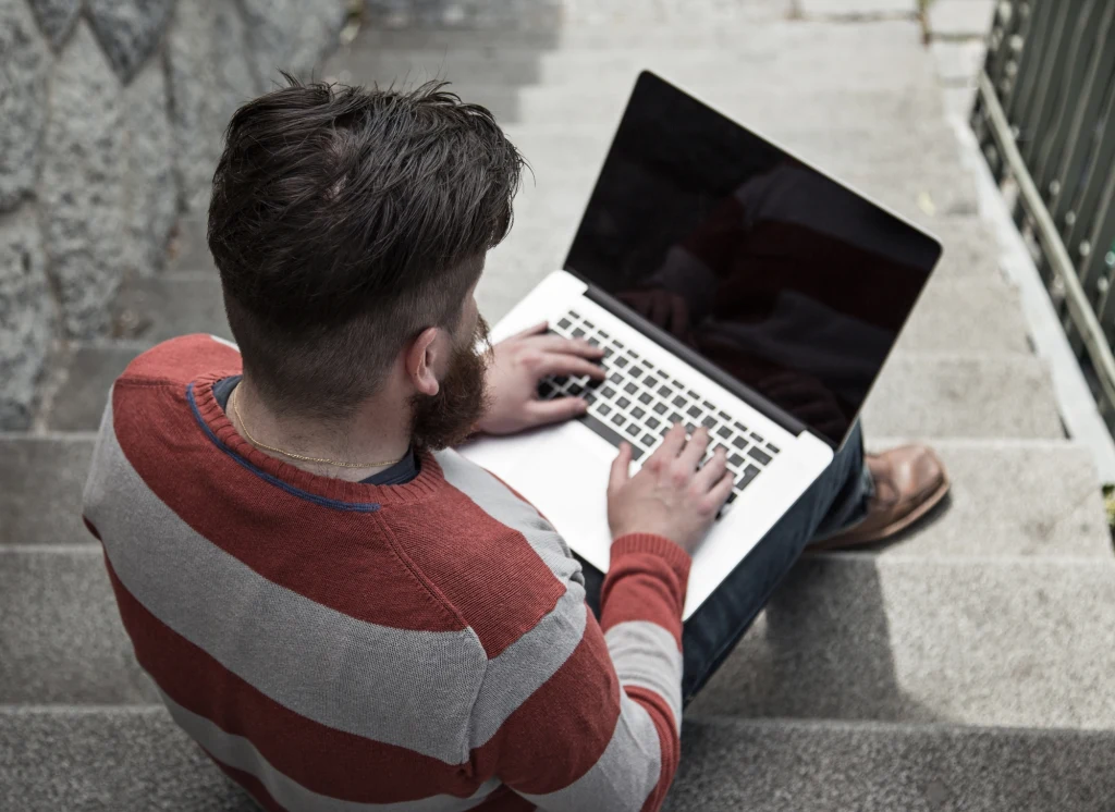 AI już ma realny wpływ na życiowe wybory młodych ludzi