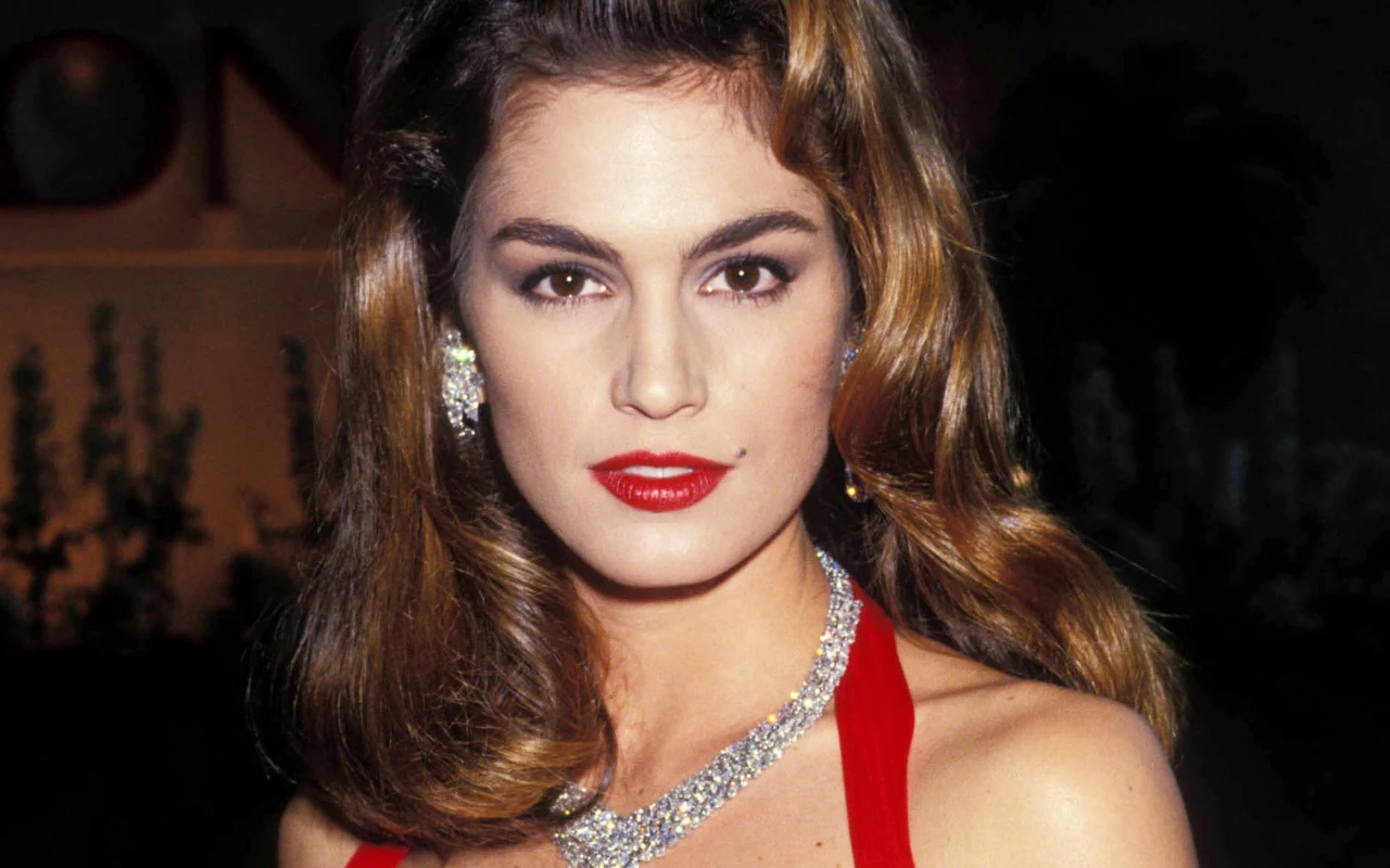 Cindy Crawford to ikona lat 90.