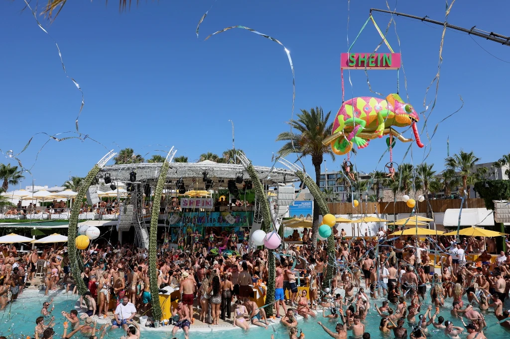 Ibiza nie bez powodu bywa nazywana miejscem, które nigdy nie zasypia