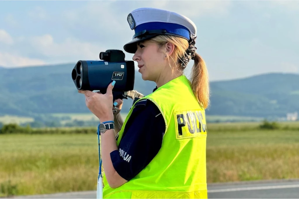 18-latek jechał 105 km/h w terenie zabudowanym. Nie zdążył nacieszyć się prawem jazdy.
