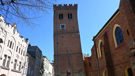 Krzywa wieża na Dolnym Śląsku — przeczy prawom fizyki