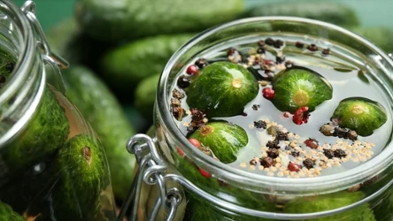 Ogórków z chili nie trzeba pasteryzować. 