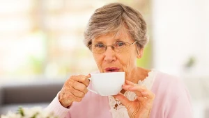 Kolendra to roślina o charakterystycznym aromacie i smaku. Zrób z niej napar a pomoże na trawienie