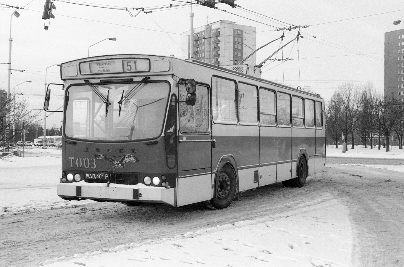 Drugie wcielenie trolejbusów w Warszawie. Wóz linii "51" na mokotowskiej pętli Wilanowska Drugie wcielenie trolejbusów w Warszawie. Wóz linii "51" na mokotowskiej pętli Wilanowska