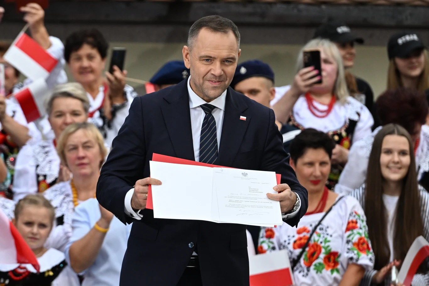 Karol Nawrocki podpisał inicjatywę ustawodawczą dotyczącą projektu ustawy o zerowym PIT dla rodzin, które mają dwoje lub więcej dzieci Karol Nawrocki podpisał inicjatywę ustawodawczą dotyczącą projektu ustawy o zerowym PIT dla rodzin, które mają dwoje lub więcej dzieci