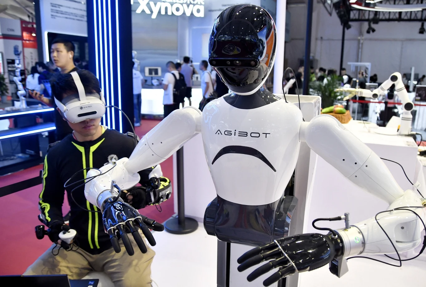 W Pekinie trwa 10. Światowa Konferencja Robotów W Pekinie trwa 10. Światowa Konferencja Robotów