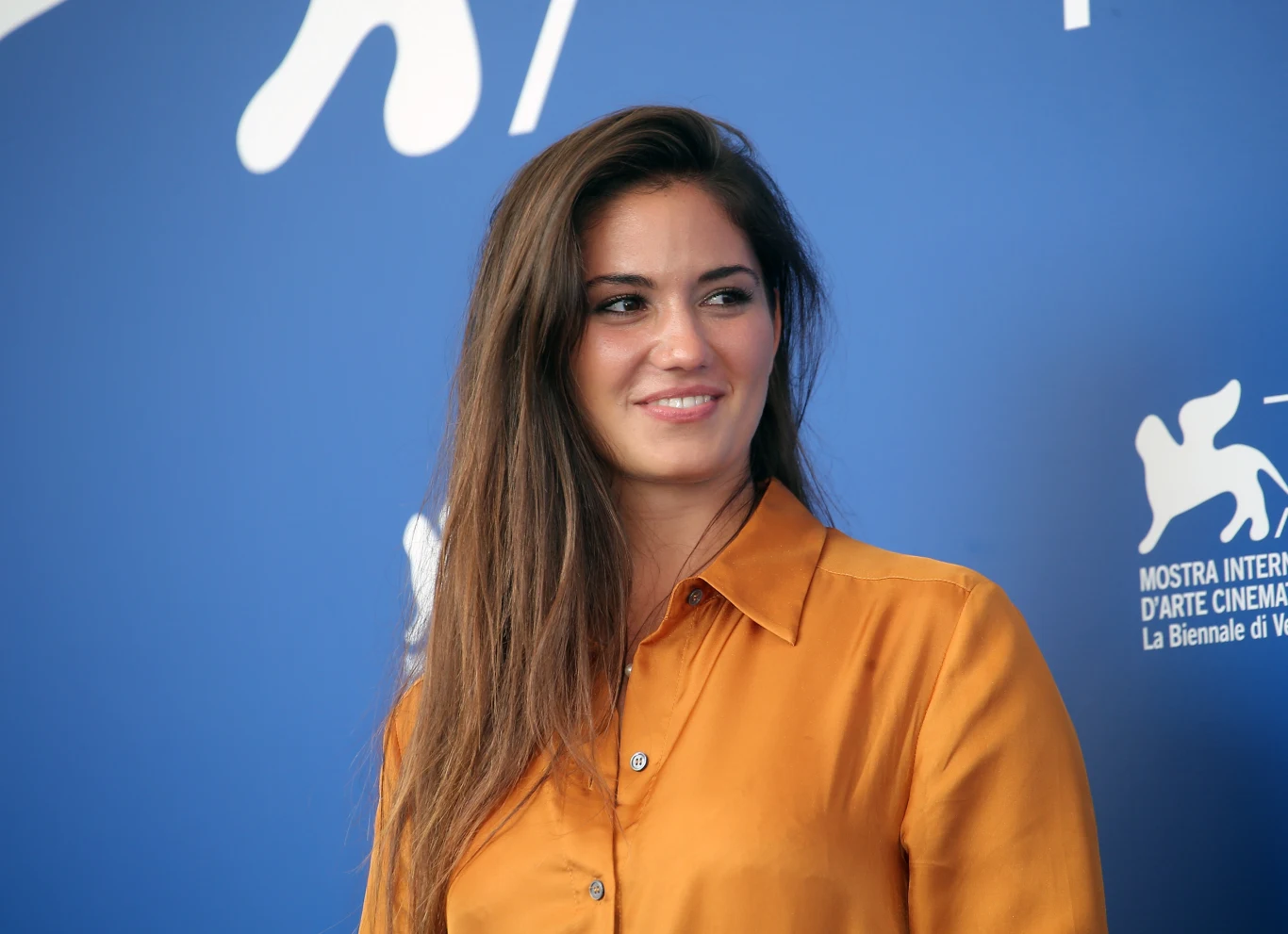 Ophélie Bau podczas premiery filmu "Mektoub. Moja miłość: pieśń pierwsza" w 2017 roku Ophélie Bau podczas premiery filmu "Mektoub. Moja miłość: pieśń pierwsza" w 2017 roku