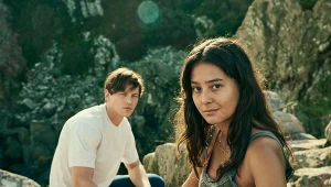 Simon Lööf i Nora Rios w filmie "Uczciwe życie"